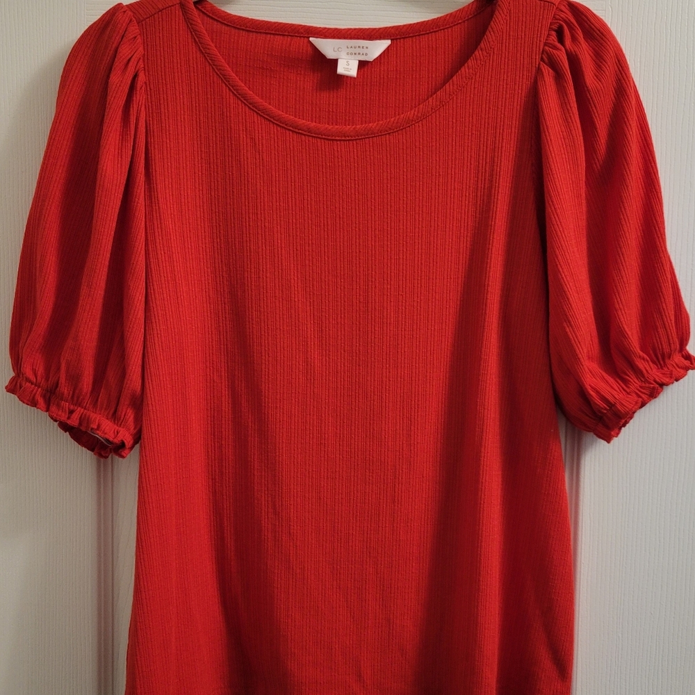 Red Ruffled Puff Sleeve Blouse - Picture 4 of 5